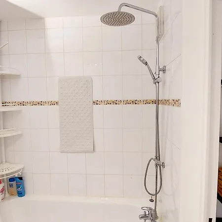 Apartment Cosy 1, 2 Chambres, 6 Personnes, 3 Min Gare, Parking Prive