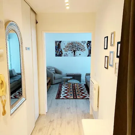 Cosy 1, 2 Chambres, 6 Personnes, 3 Min Gare, Parking Prive Apartment *