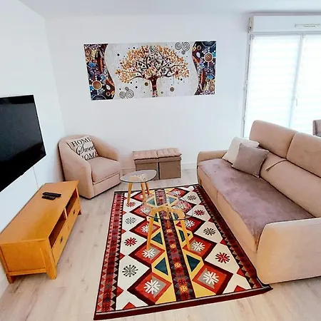 Cosy 1, 2 Chambres, 6 Personnes, 3 Min Gare, Parking Prive Apartment *