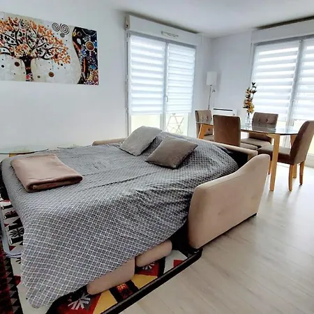 Apartment Cosy 1, 2 Chambres, 6 Personnes, 3 Min Gare, Parking Prive Cergy