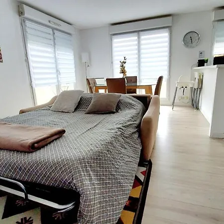 Apartment Cosy 1, 2 Chambres, 6 Personnes, 3 Min Gare, Parking Prive Cergy